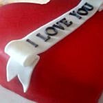 Lovely Heart Shaped Cake 16 Portions Vanilla