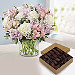 Luxury 500 Gms Dates & Mix Flowers Vase