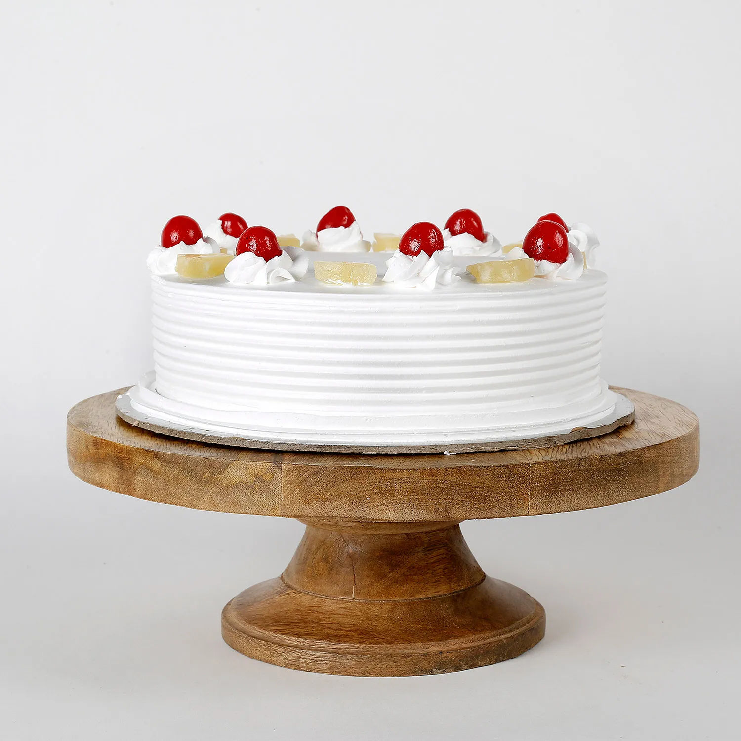 Online Pineapple Cake Half kg Gift Delivery in Saudiarabia FNP