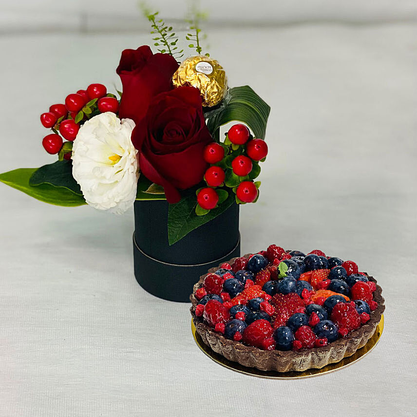 Box Of Roses With Berry Tart Cake