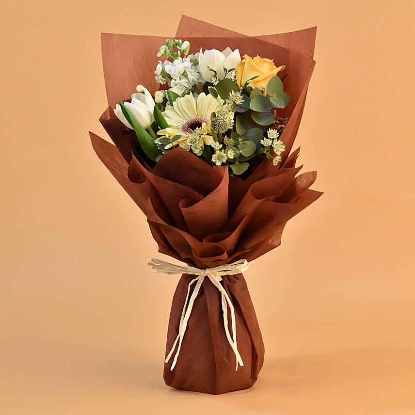 Imposing Mixed Flowers Bouquet