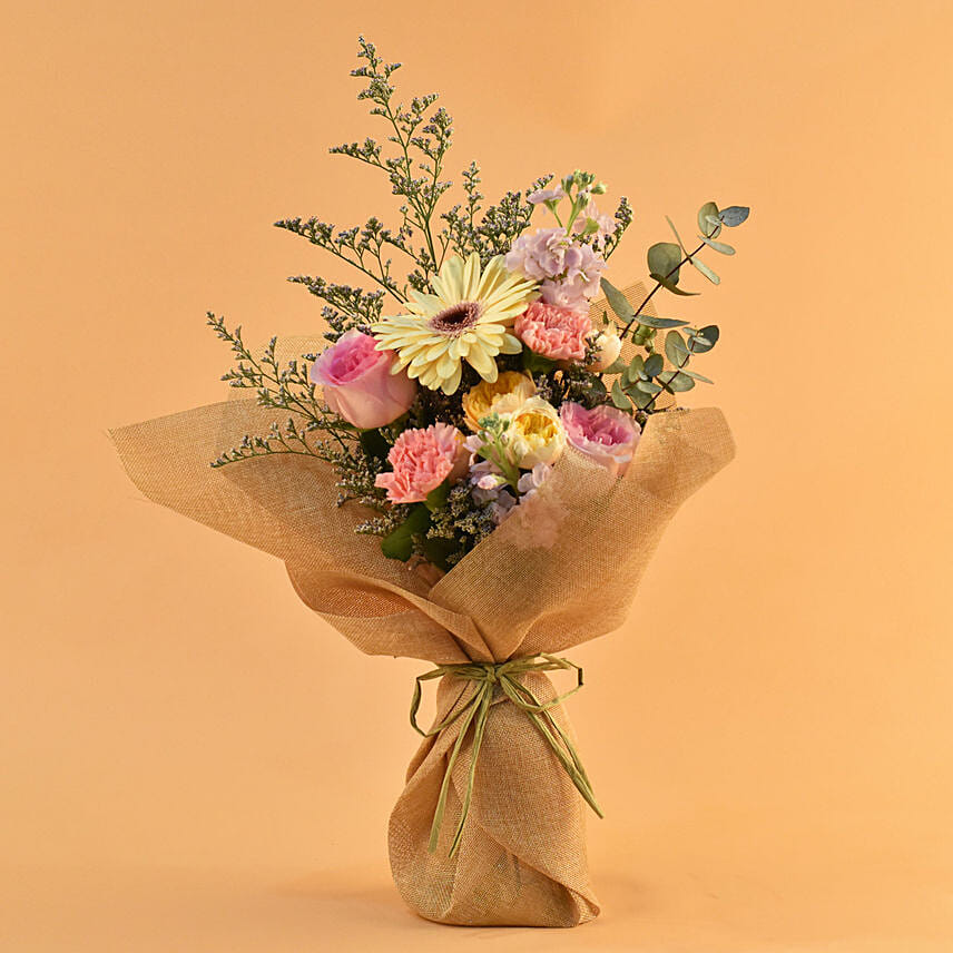 Pleasing Mixed Flowers Bouquet