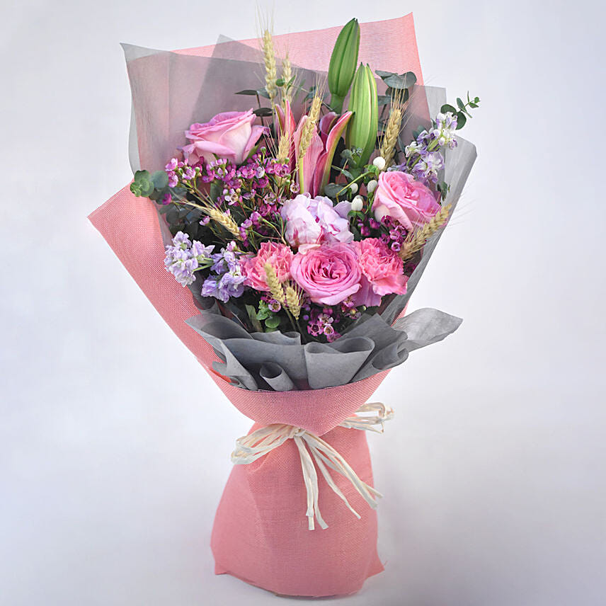 Elegant Pink Flowers Bouquet