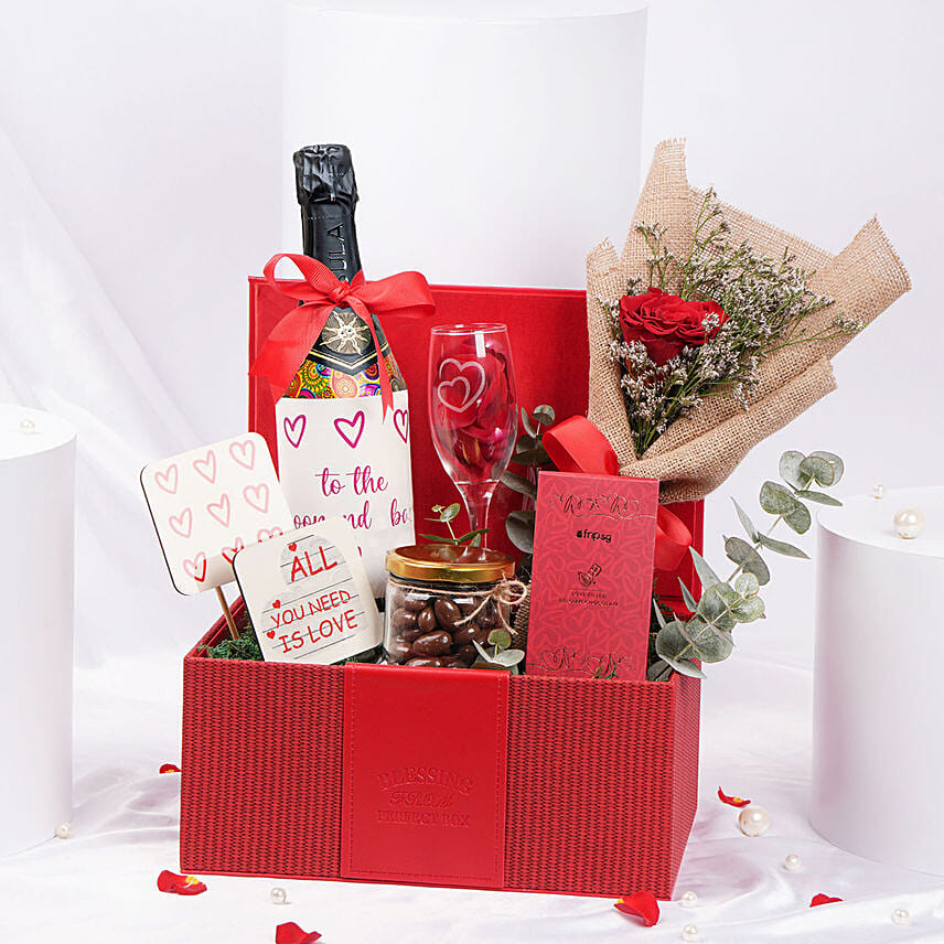 Red Romance Luxury Valentines Hamper