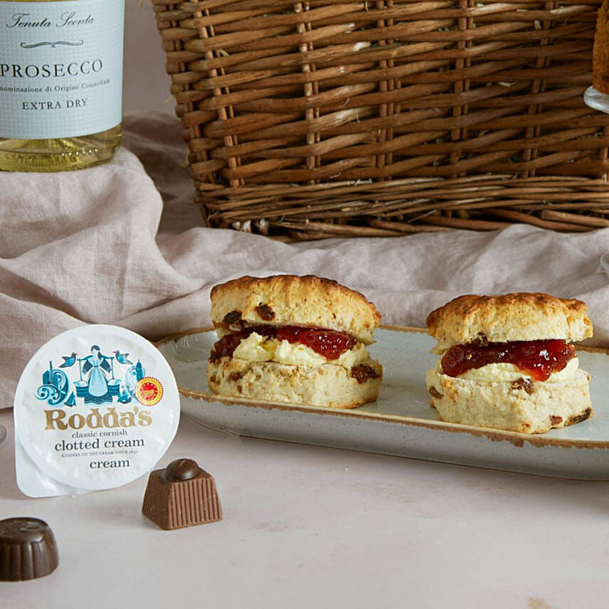 Afternoon Tea With Prosecco Hamper