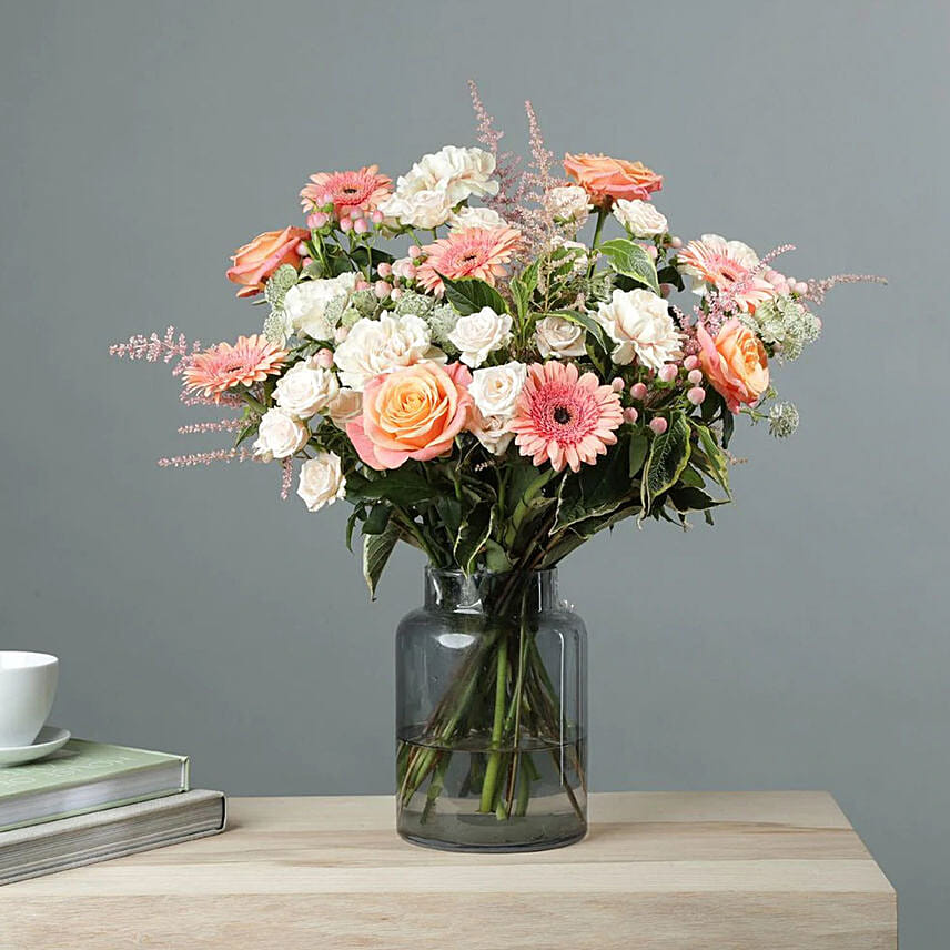 Gracious Mixed Flowers Arrangement