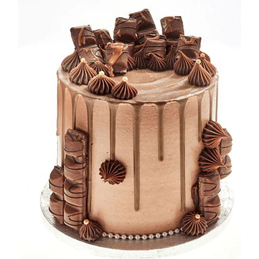 Kinder Bueno Chocolate Drip Cake