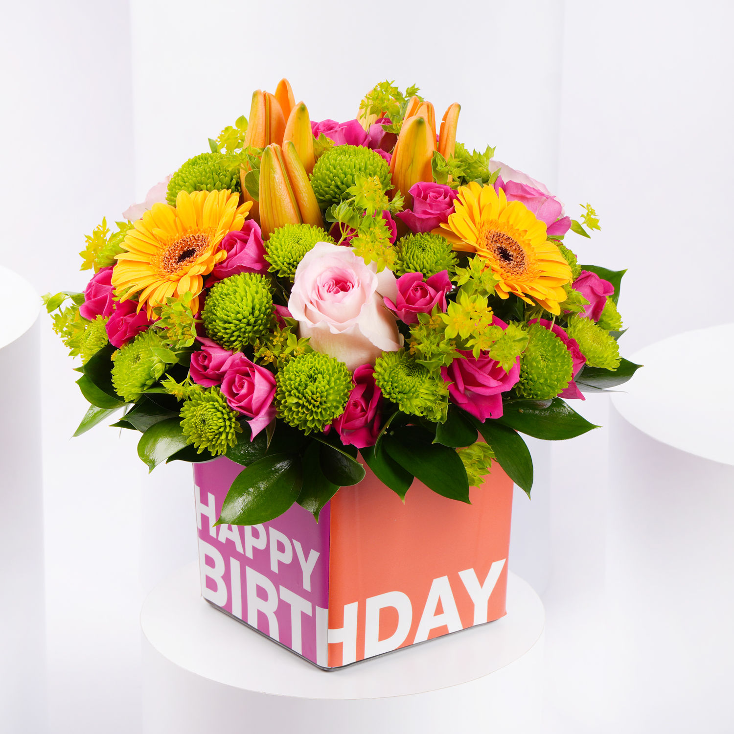Online Birthday Flower Arrangement with Greeting Card Gift Delivery in