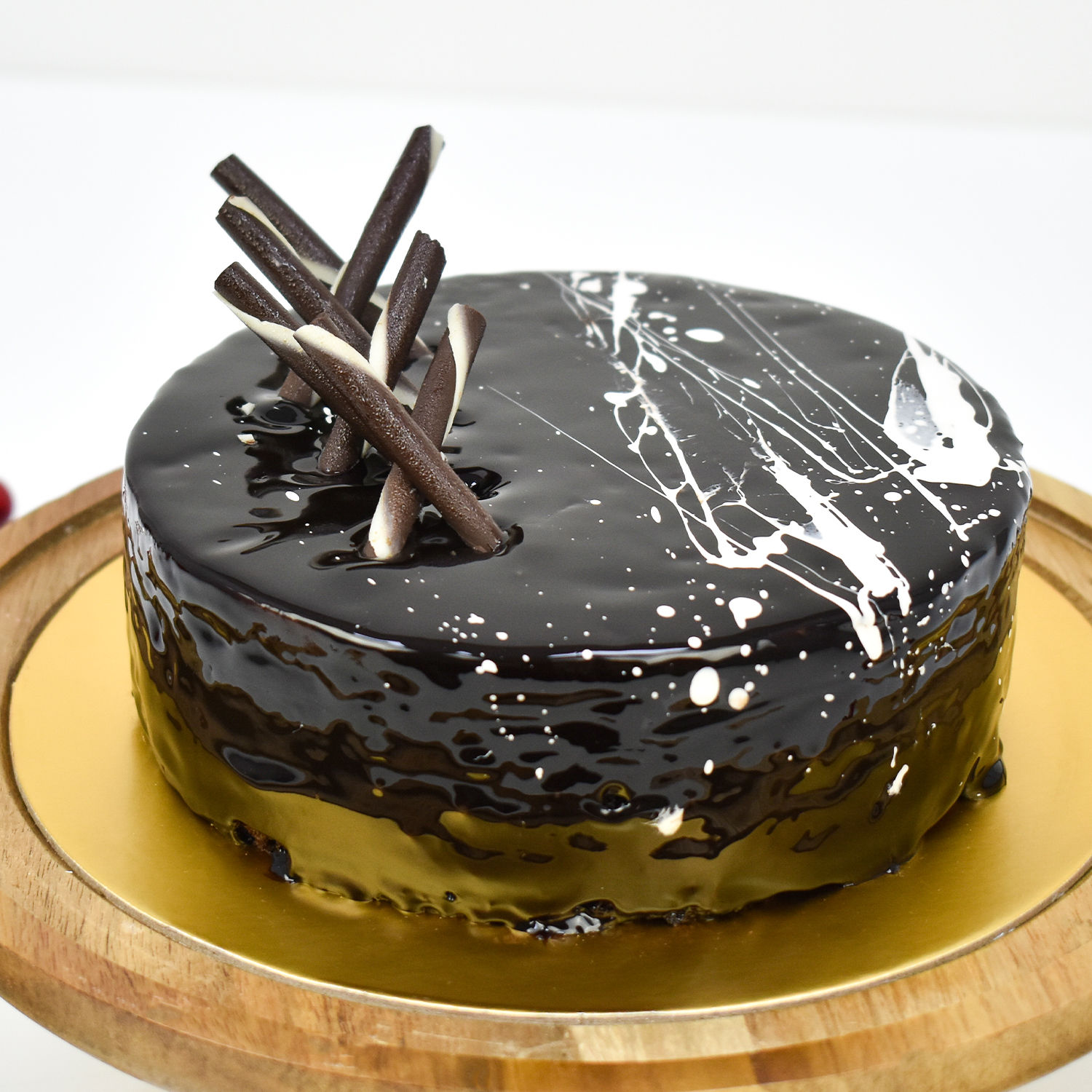 Online Chocolate cake half kg Gift Delivery in UAE FNP
