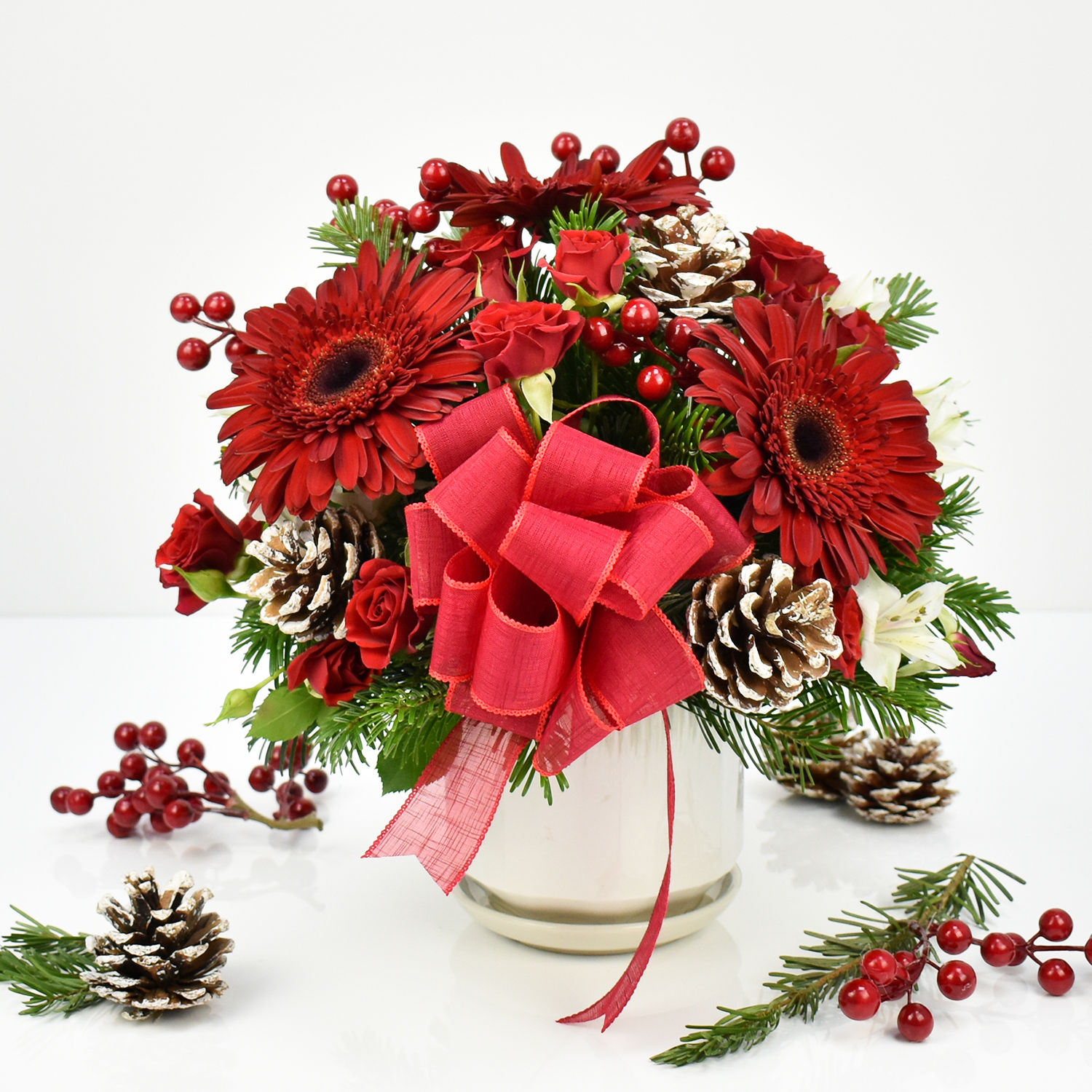 Online Magical Christmas Flowers Gift Delivery in UAE FNP