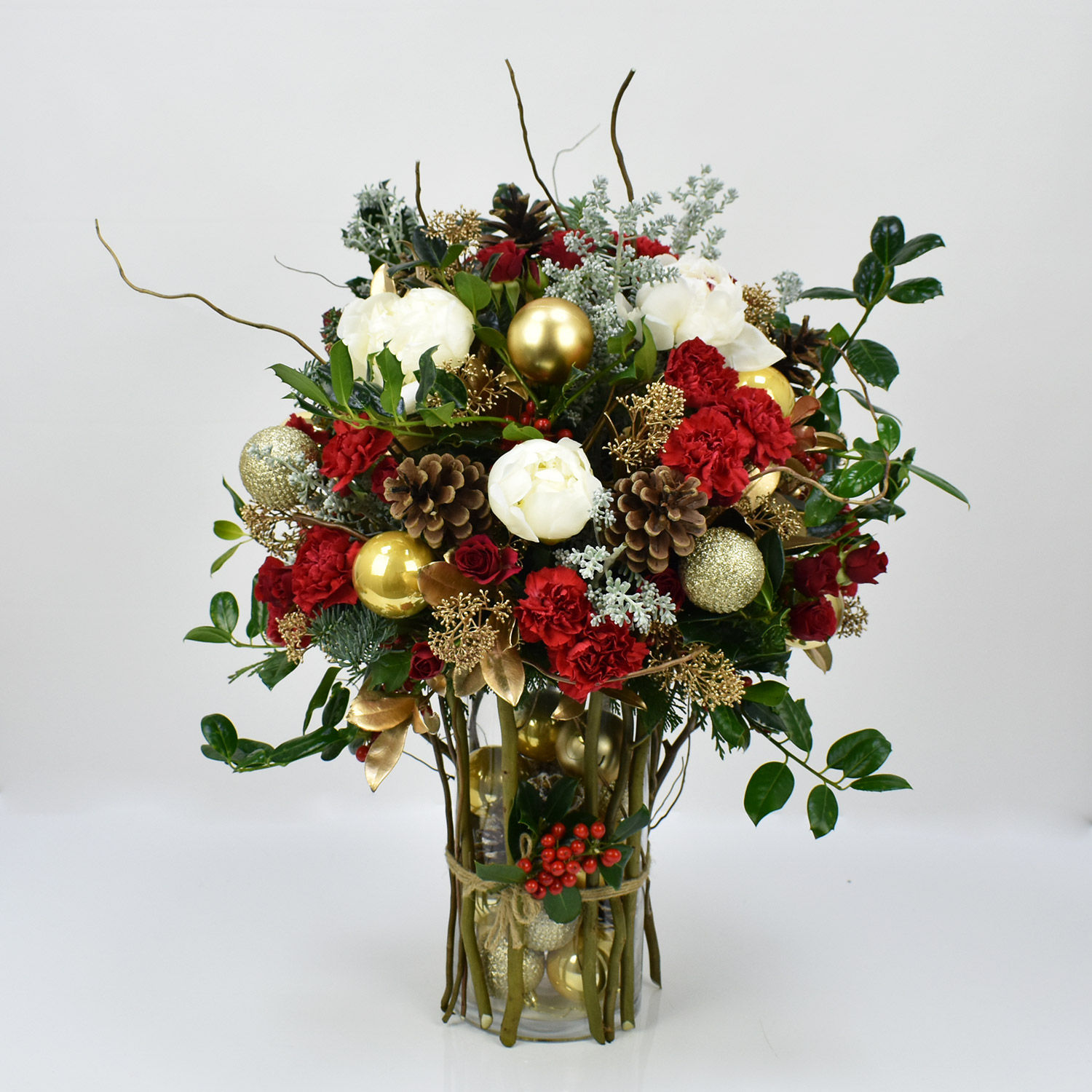 Online Grand Arrangement of Christmas Flowers Gift Delivery in UAE FNP