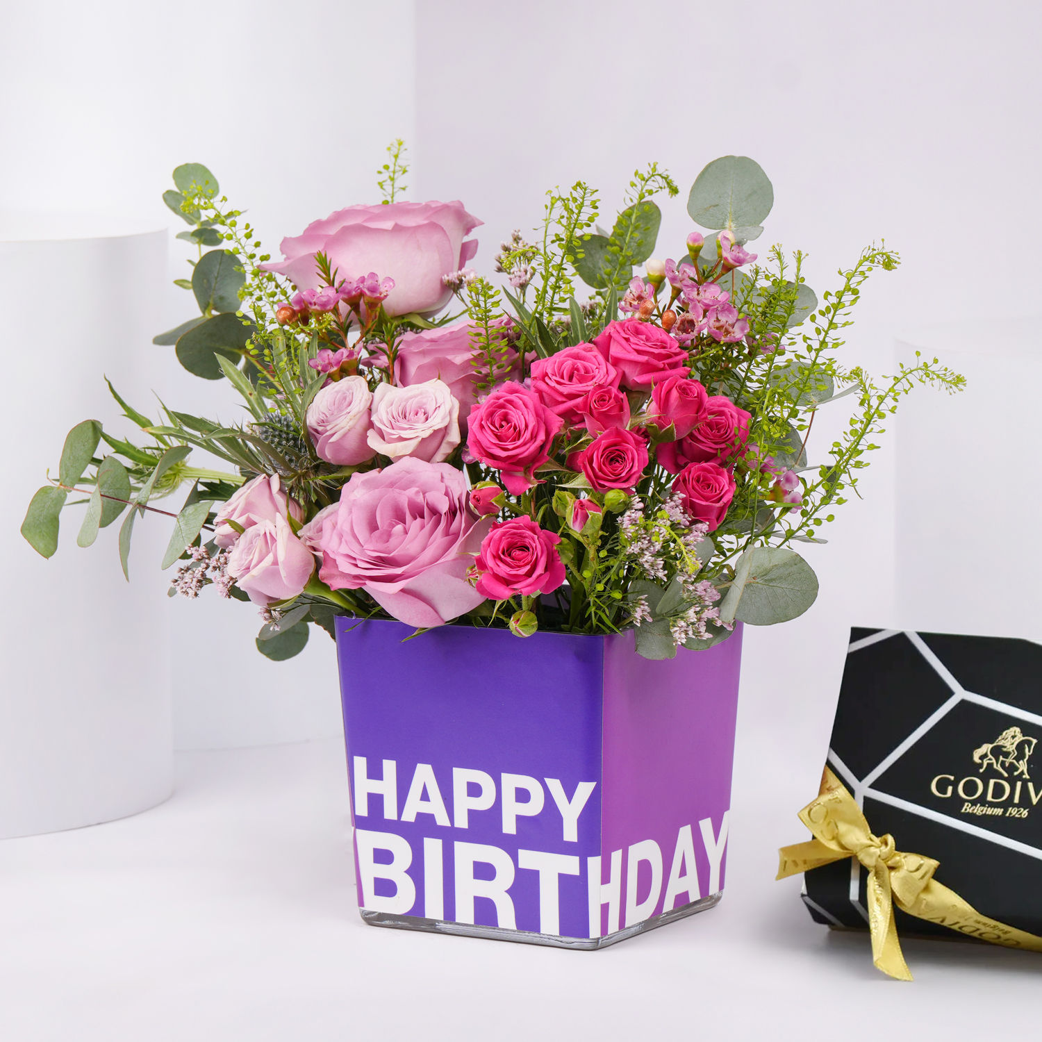 Online Vibrant Flowers and Godiva Chocolates For Birthday Gift Delivery