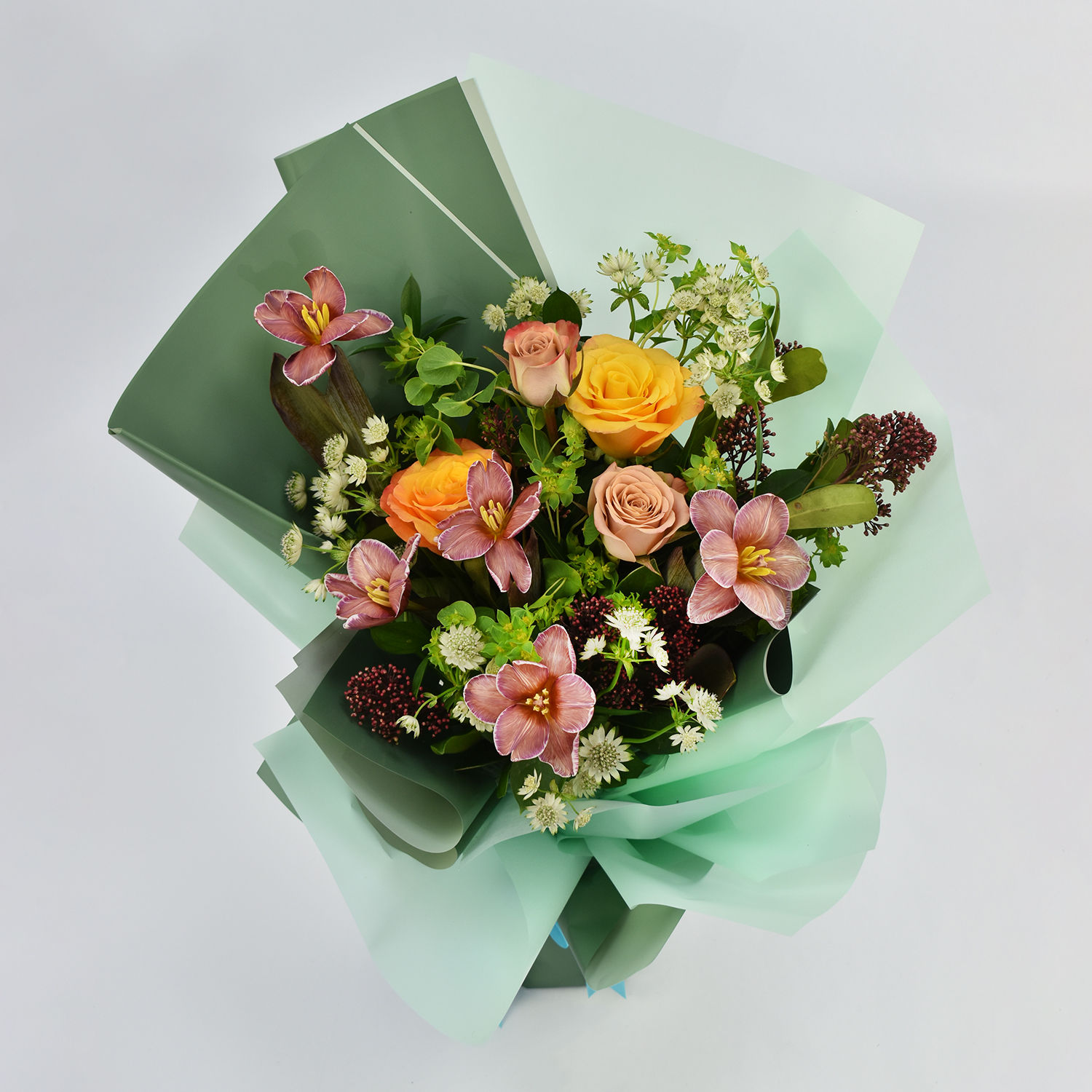 Online Beautiful Mix Flowers Bouquet Gift Delivery in UAE FNP