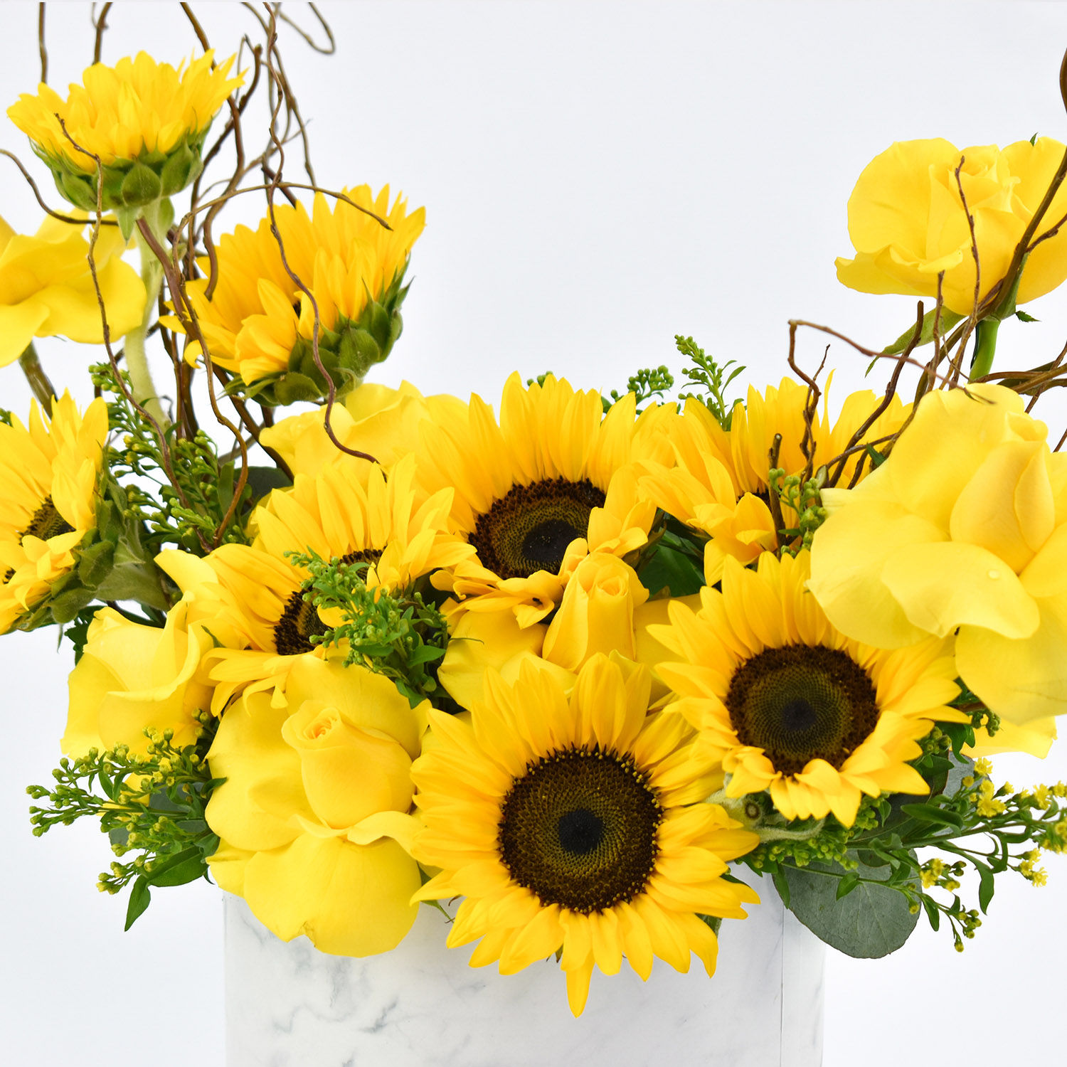 Online Exquisite Flowers Beauty Arrangement Gift Delivery in UAE FNP