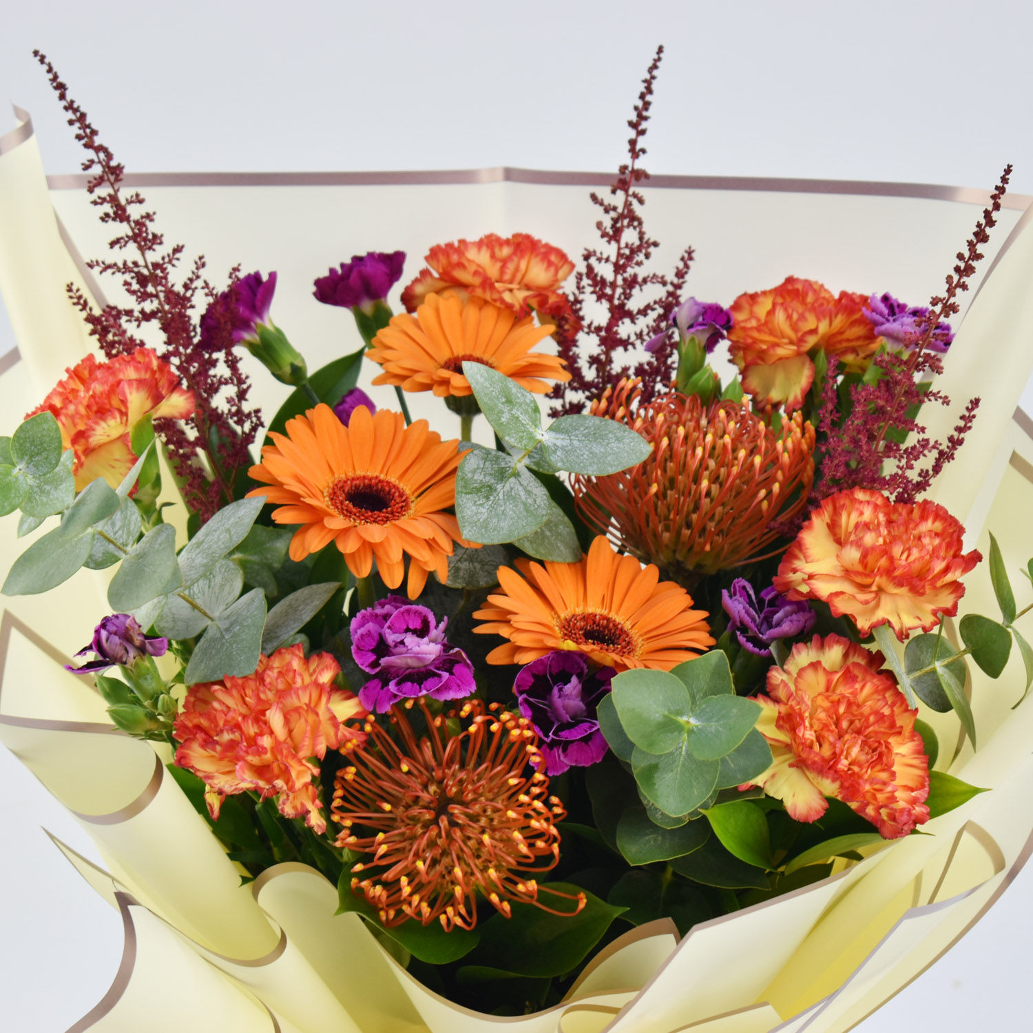 Online Mesmeric Flowers Bouquet Gift Delivery in UAE FNP