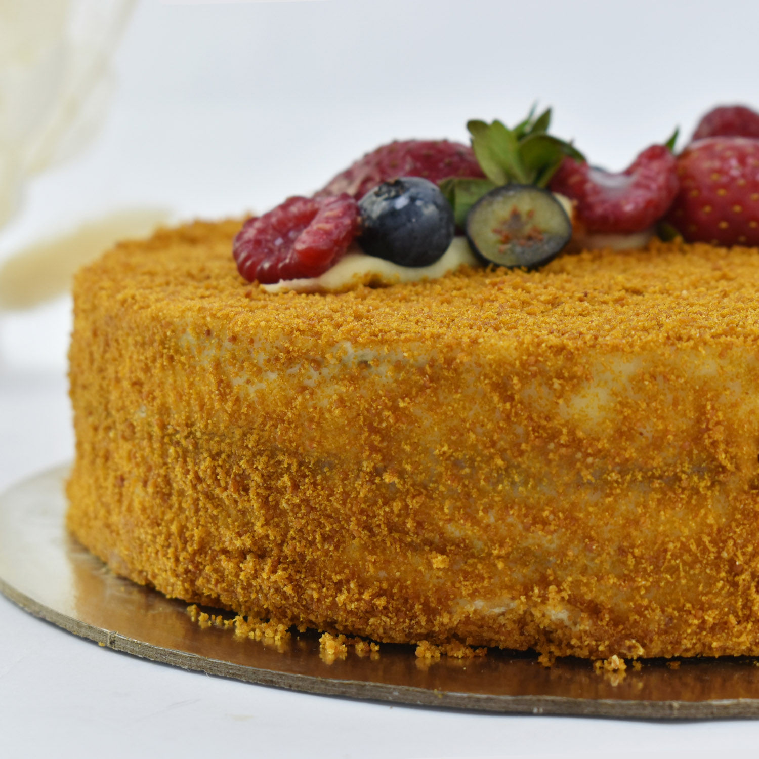 Online Honey Berries Gluten Free Cake Gift Delivery in UAE FNP