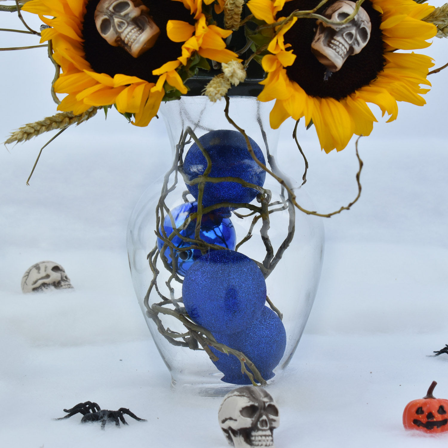 Online Ghost Flower Arrangement Gift Delivery in UAE - FNP