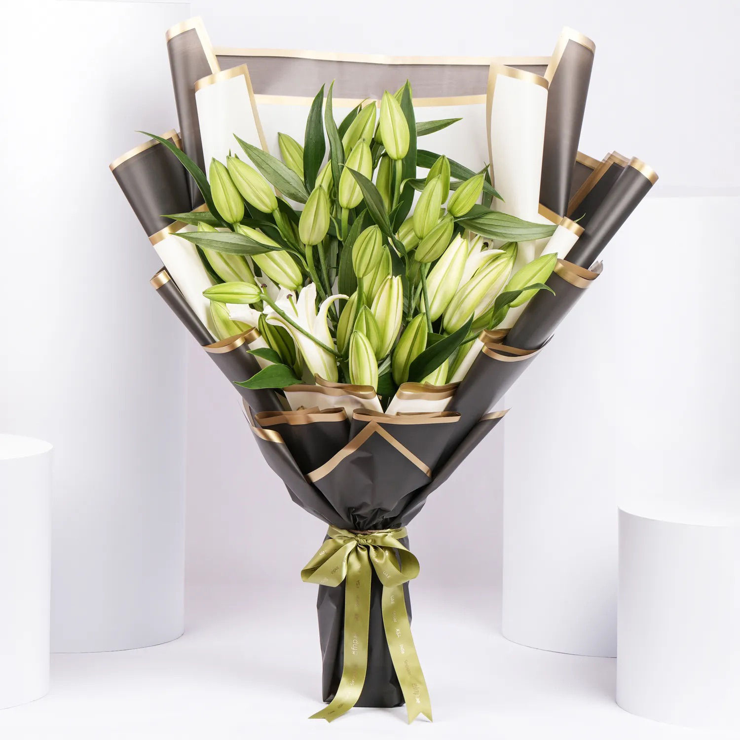 Online Beautiful Lilies Bouquet Gift Delivery in UAE FNP