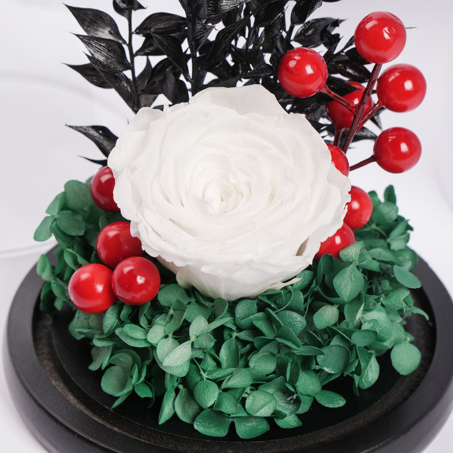 Online UAE National Day Forever Rose Gift Delivery in UAE FNP