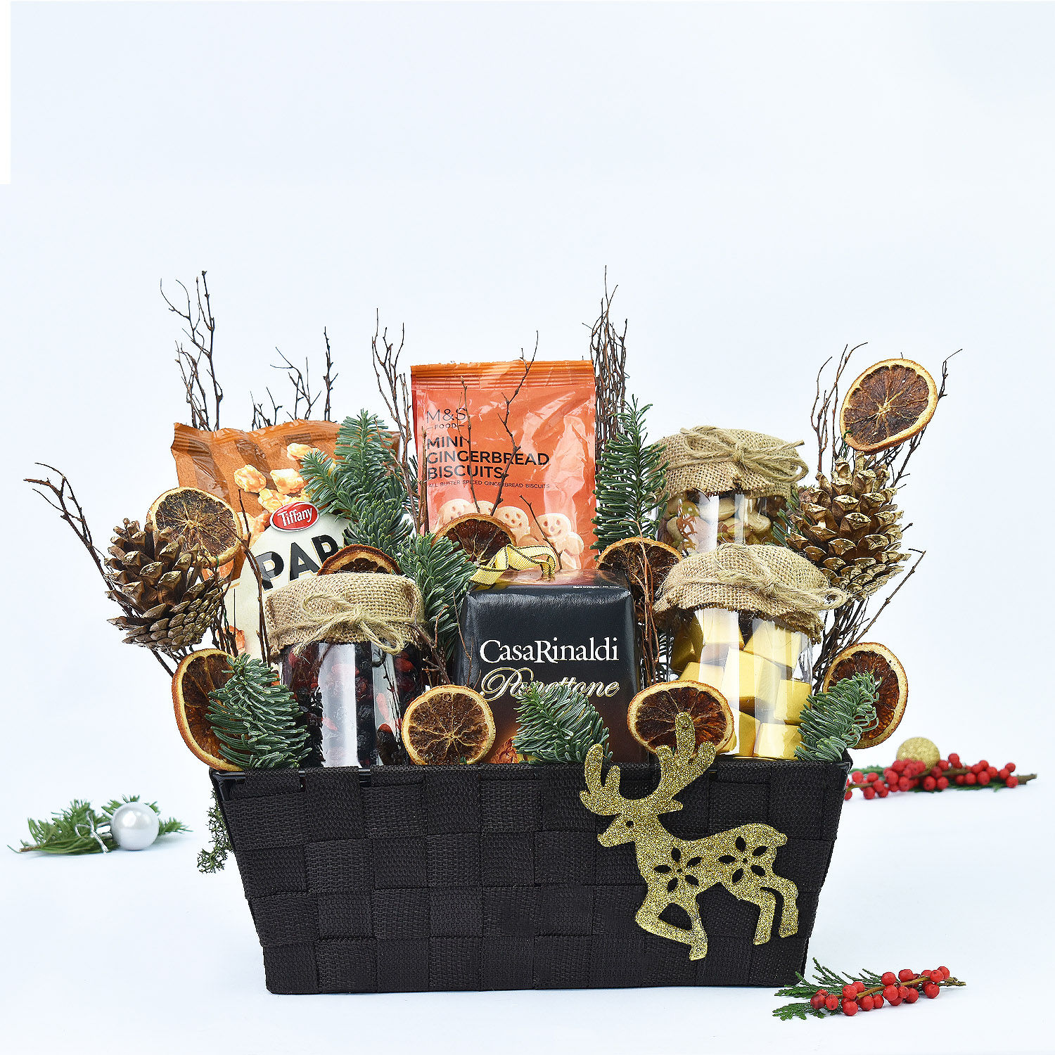 Online Delights of Christmas Hamper Gift Delivery in UAE FNP