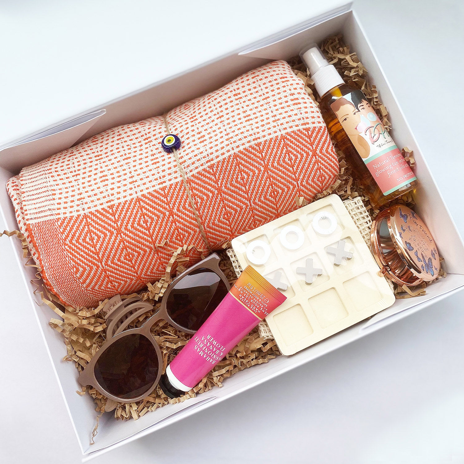 Online XOXO Gift Delivery in UAE FNP