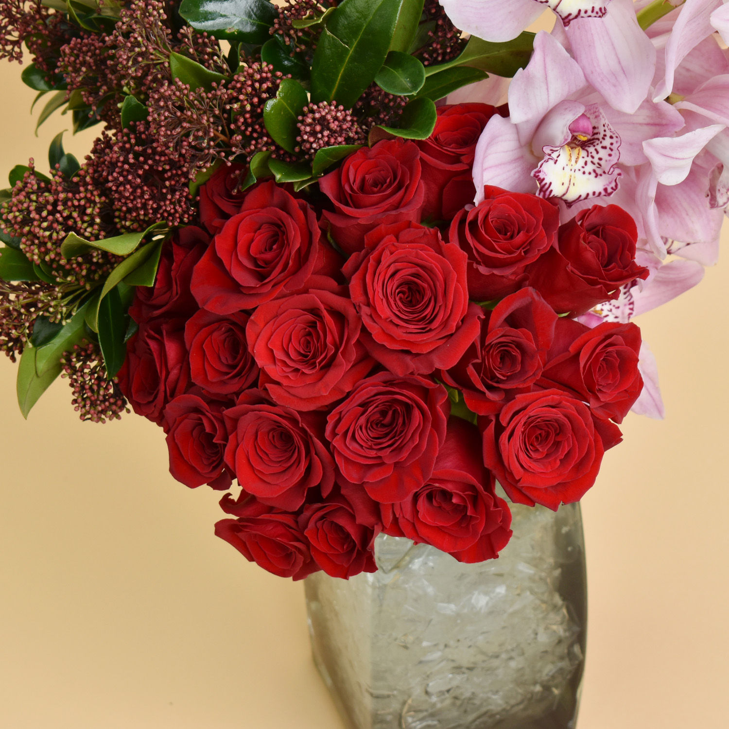 Online Evelyn Flowers Gift Delivery in UAE FNP