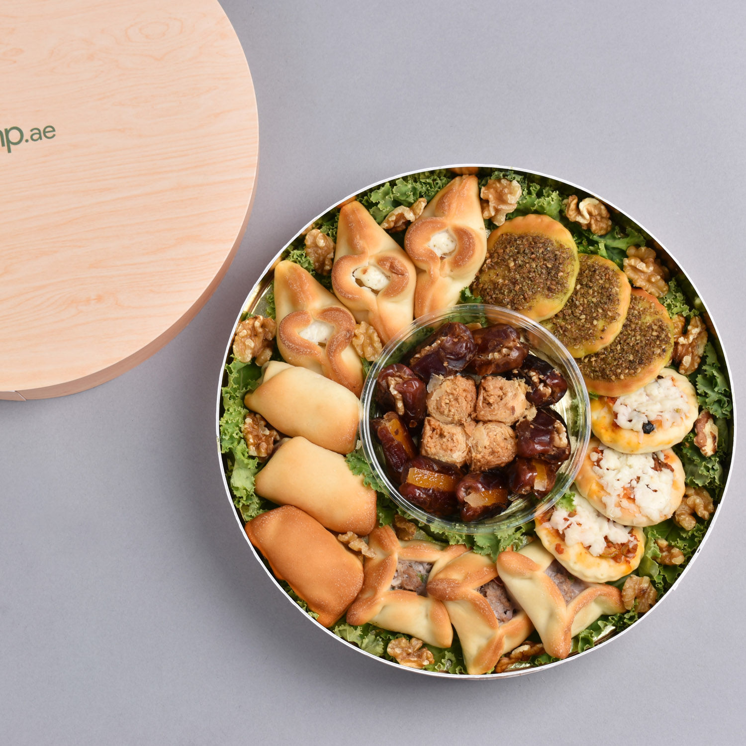 Online Perfect Iftar Meal Box Gift Delivery in UAE FNP