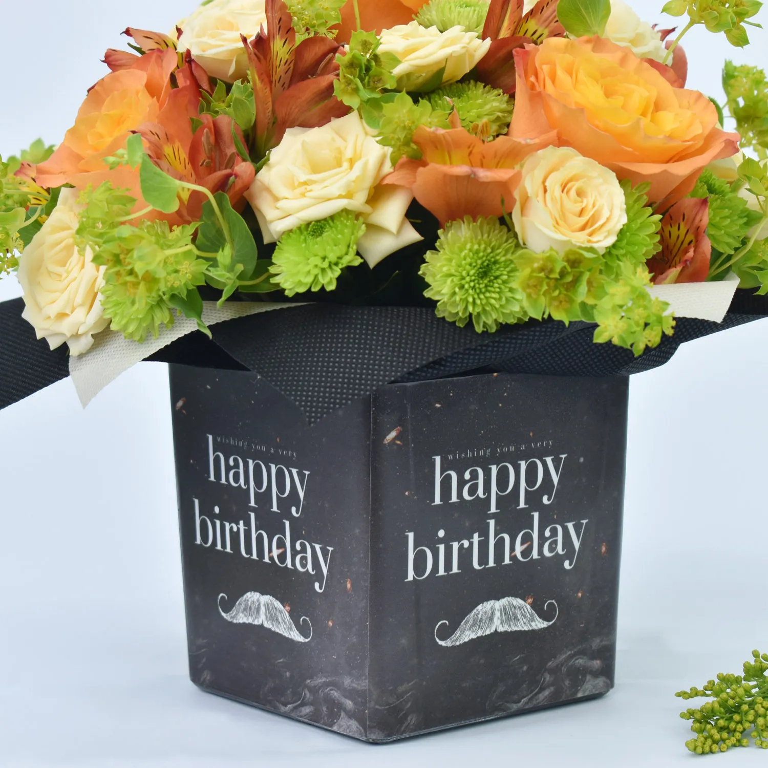 Online Birthday Flower for Him Gift Delivery in UAE FNP