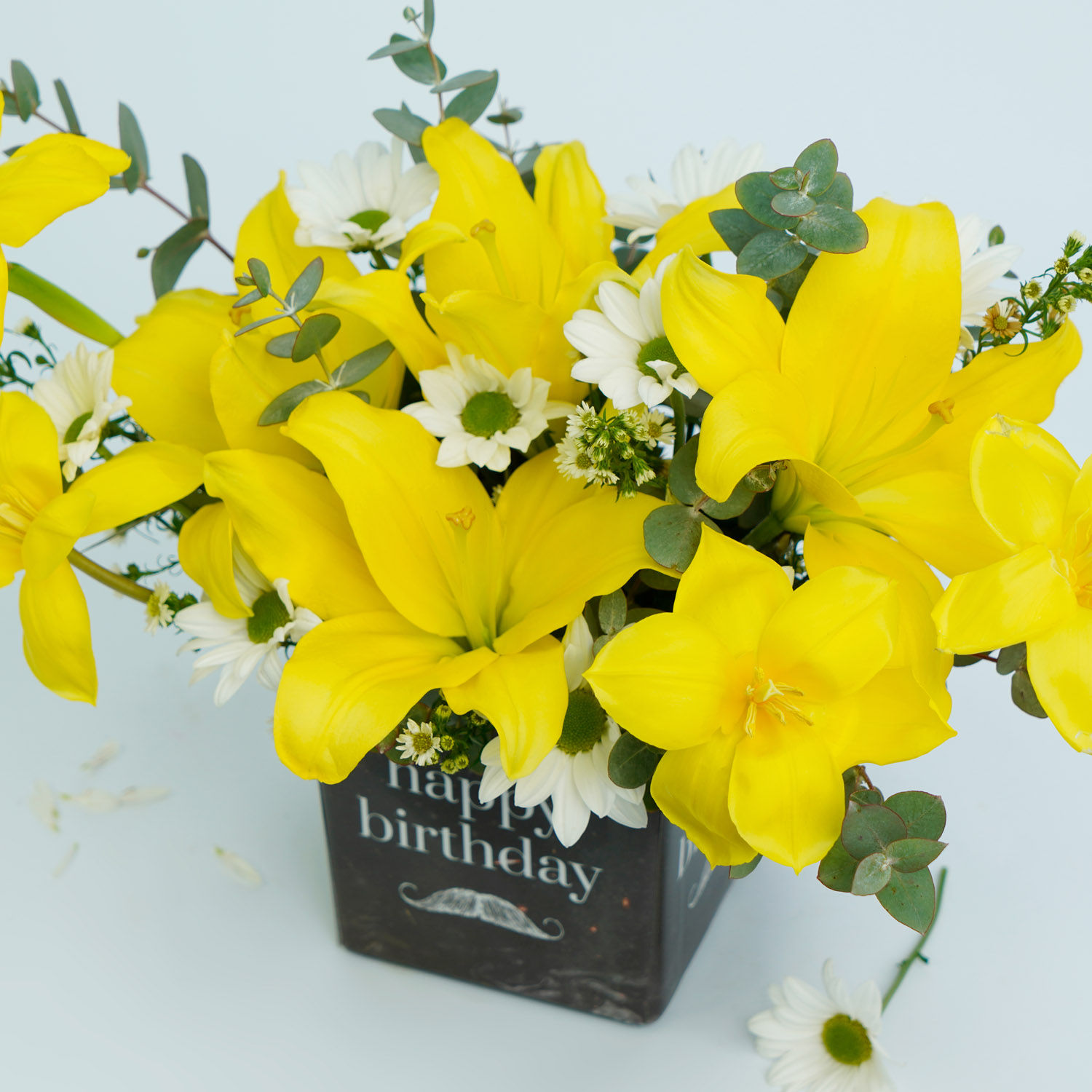 Online Flower Birthday Wishes For Him Gift Delivery in UAE FNP