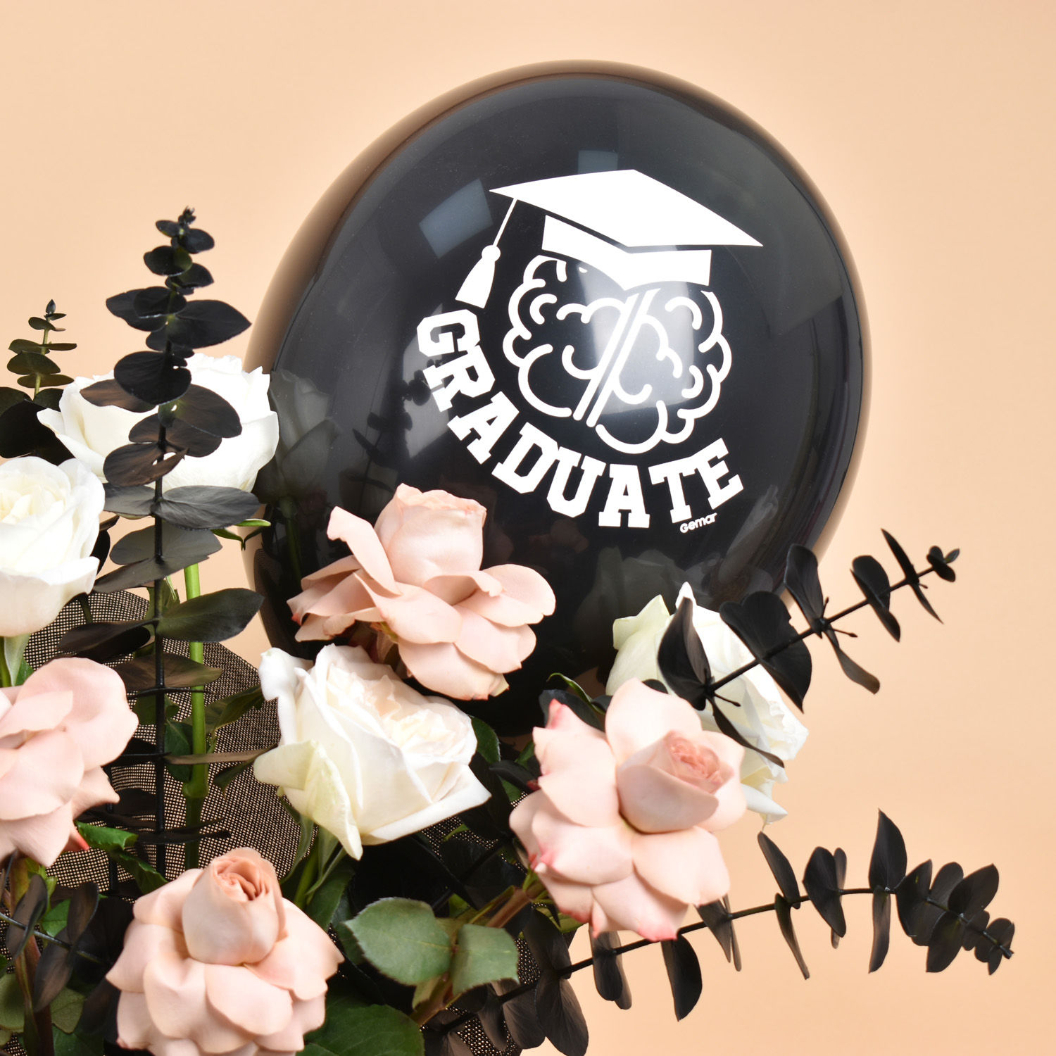 Online Celebrate Graduation Flowers Bouquet Gift Delivery in UAE FNP