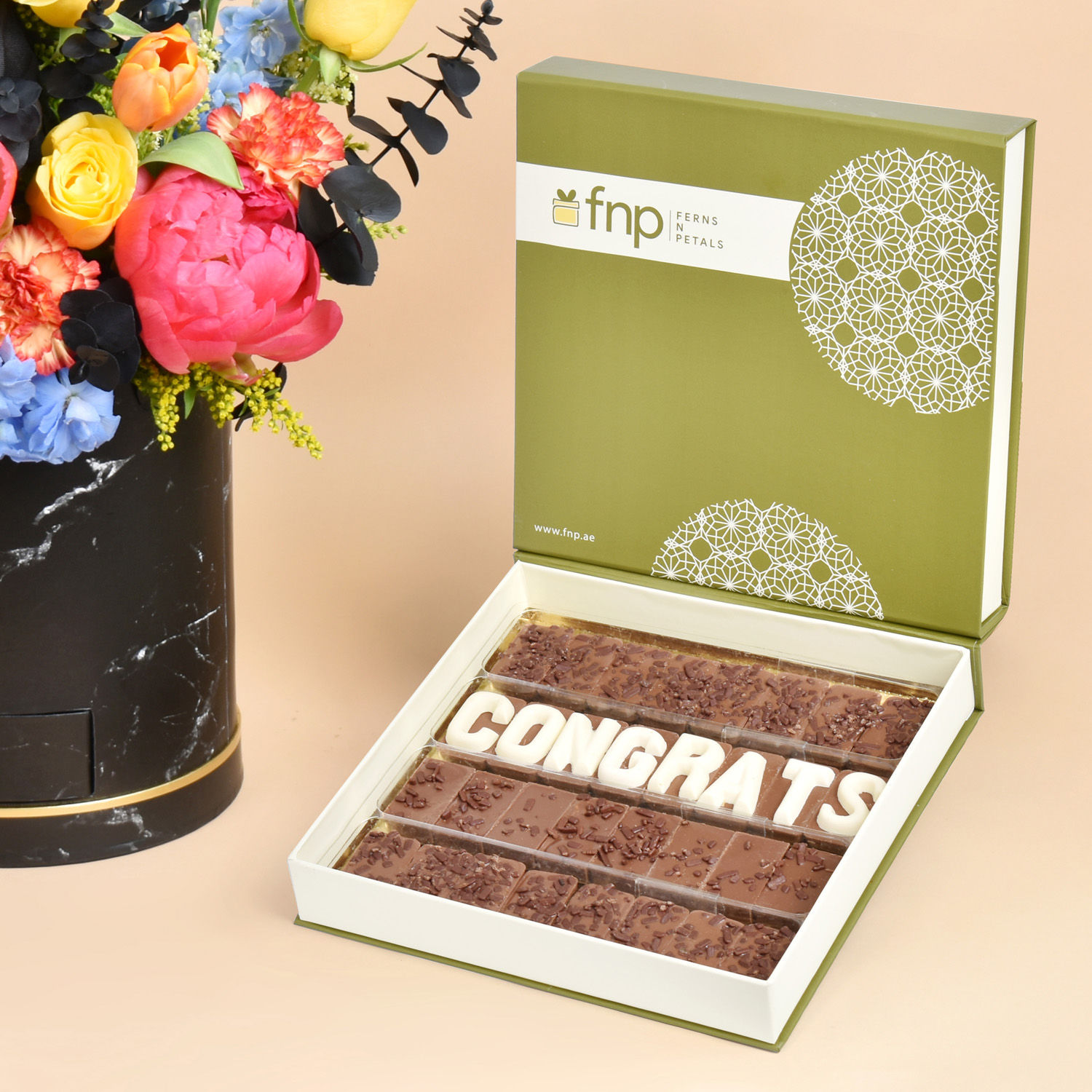 Online Graduation Hat Box Flowers and Chocolates Gift Delivery in UAE FNP