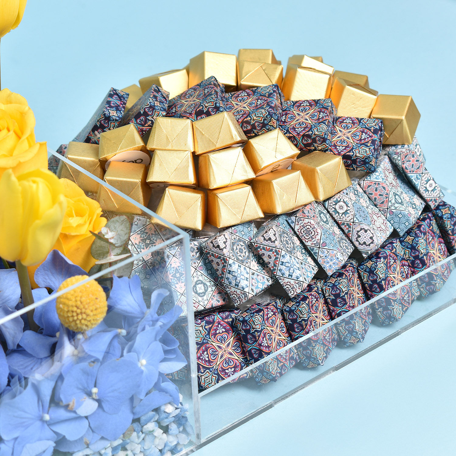 Online Premium Chocolates and Flowers Gift Delivery in UAE FNP