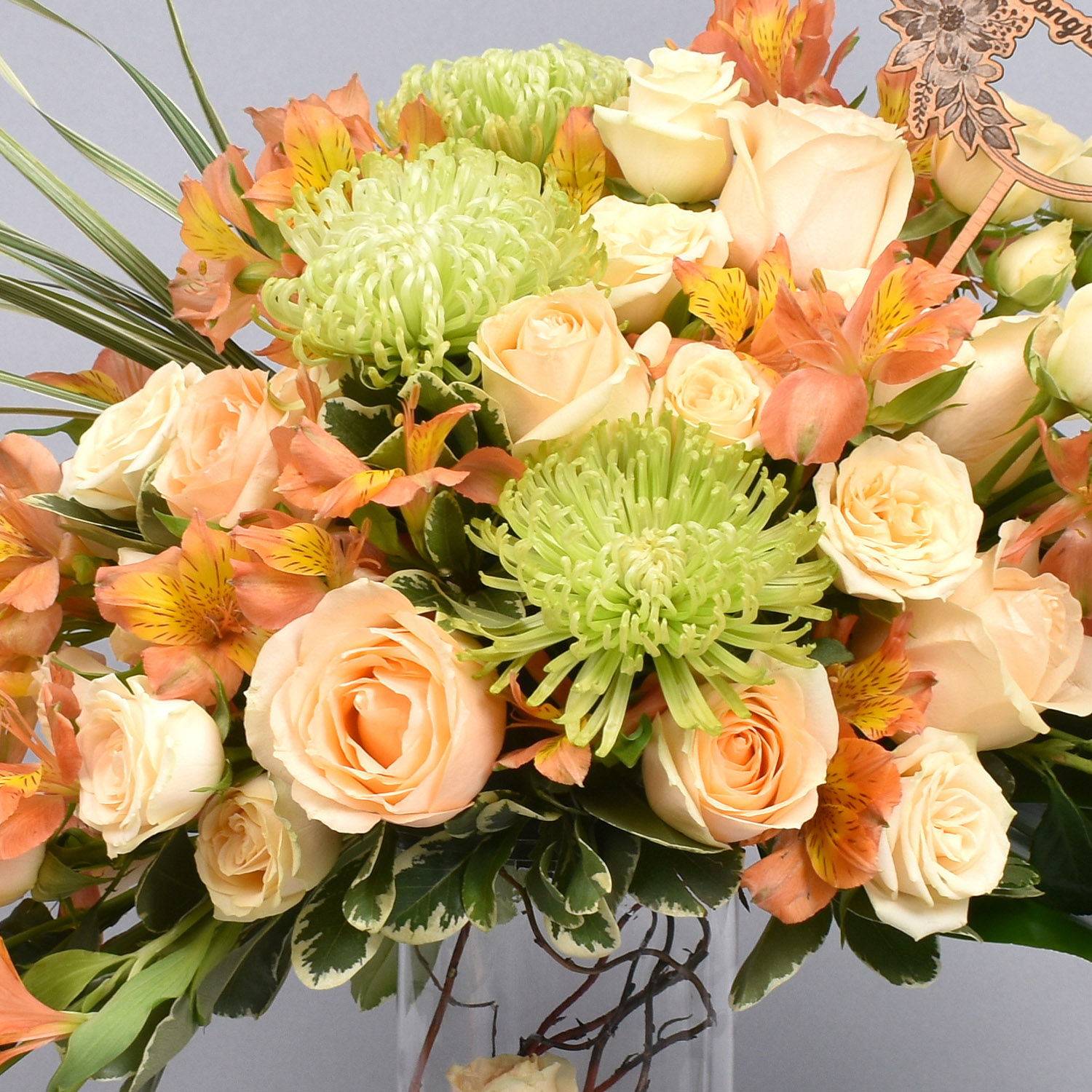 Online Congratulation Flowers Gift Delivery in UAE FNP