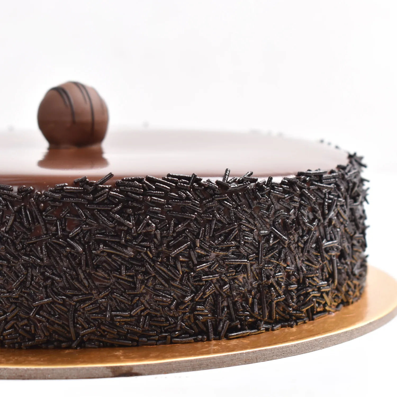 Online Delightful Birthday Chocolate Fudge Cake 4 Portion Gift Delivery