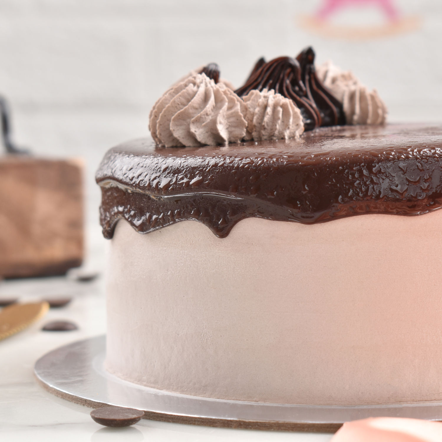 Online Chocolate Classic Ice Cream Cake 6 Portion Gift Delivery in UAE