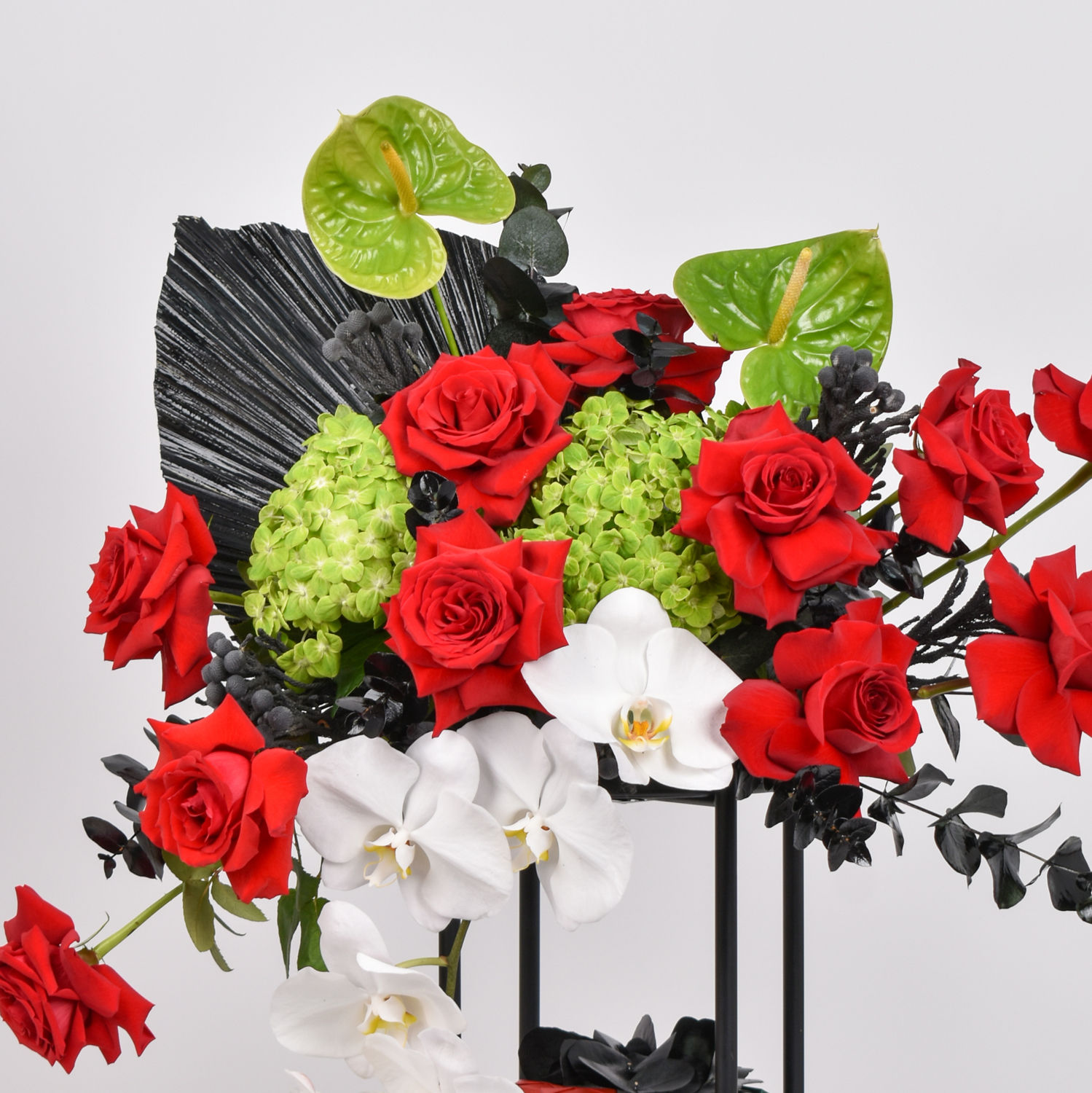 Order Emirates Unity Blooms Stand Online | Same-Day Delivery UAE - Fnp.ae