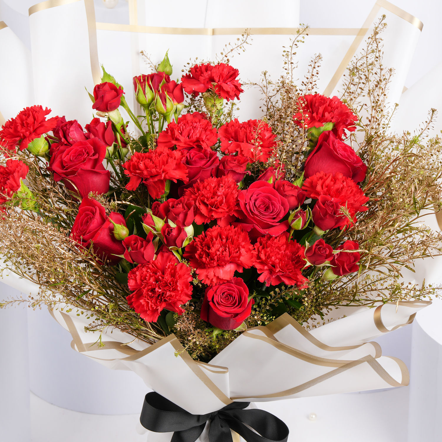 Order Carnations and Roses Blushes Online | Same-Day Delivery UAE - Fnp.ae