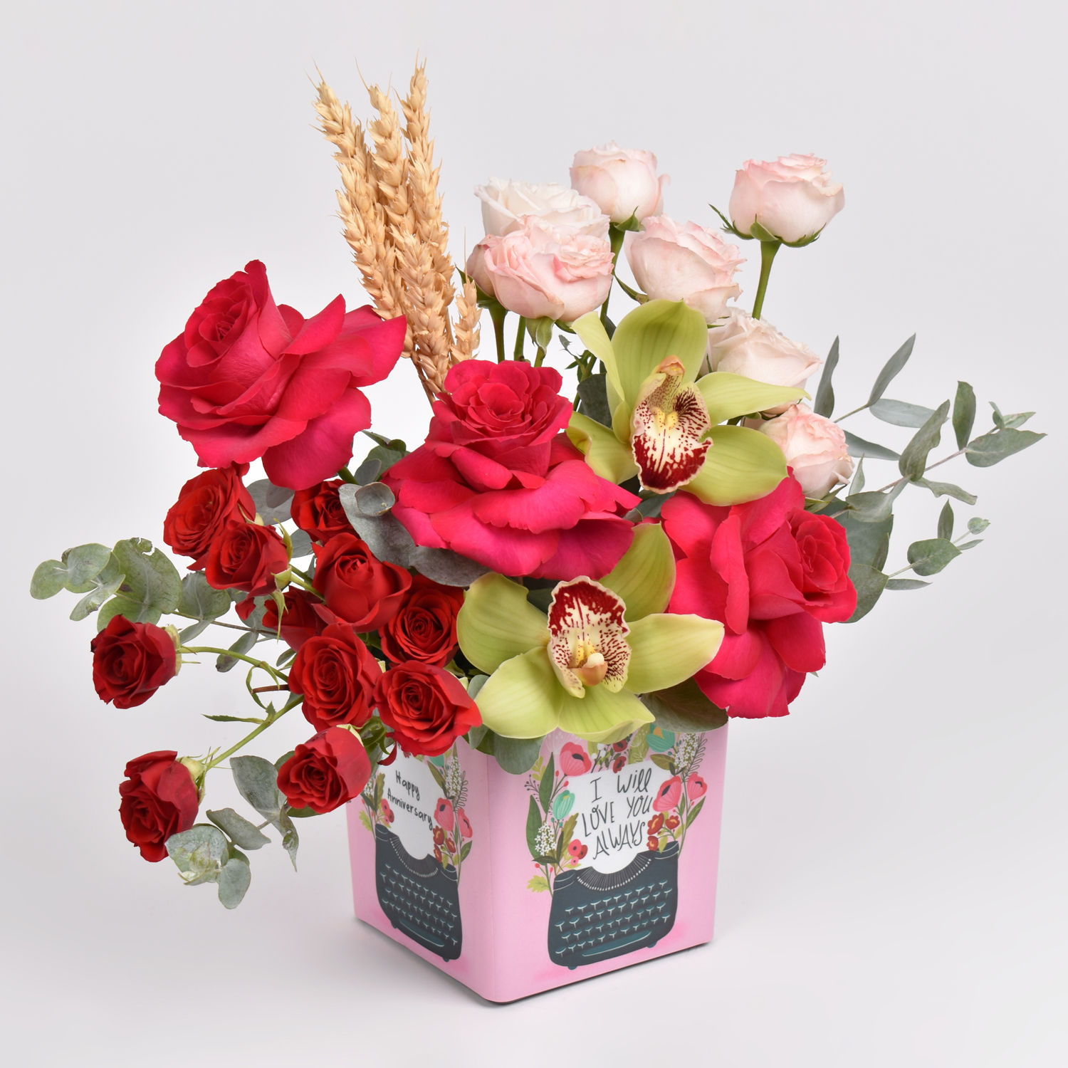 Online Anniversary Wishes with Love and Flowers Gift Delivery in UAE FNP
