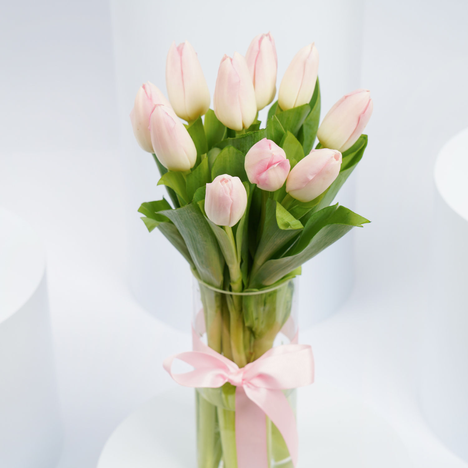 Order 10 Tulips In a Vase Online | Same-Day Delivery UAE - Fnp.ae