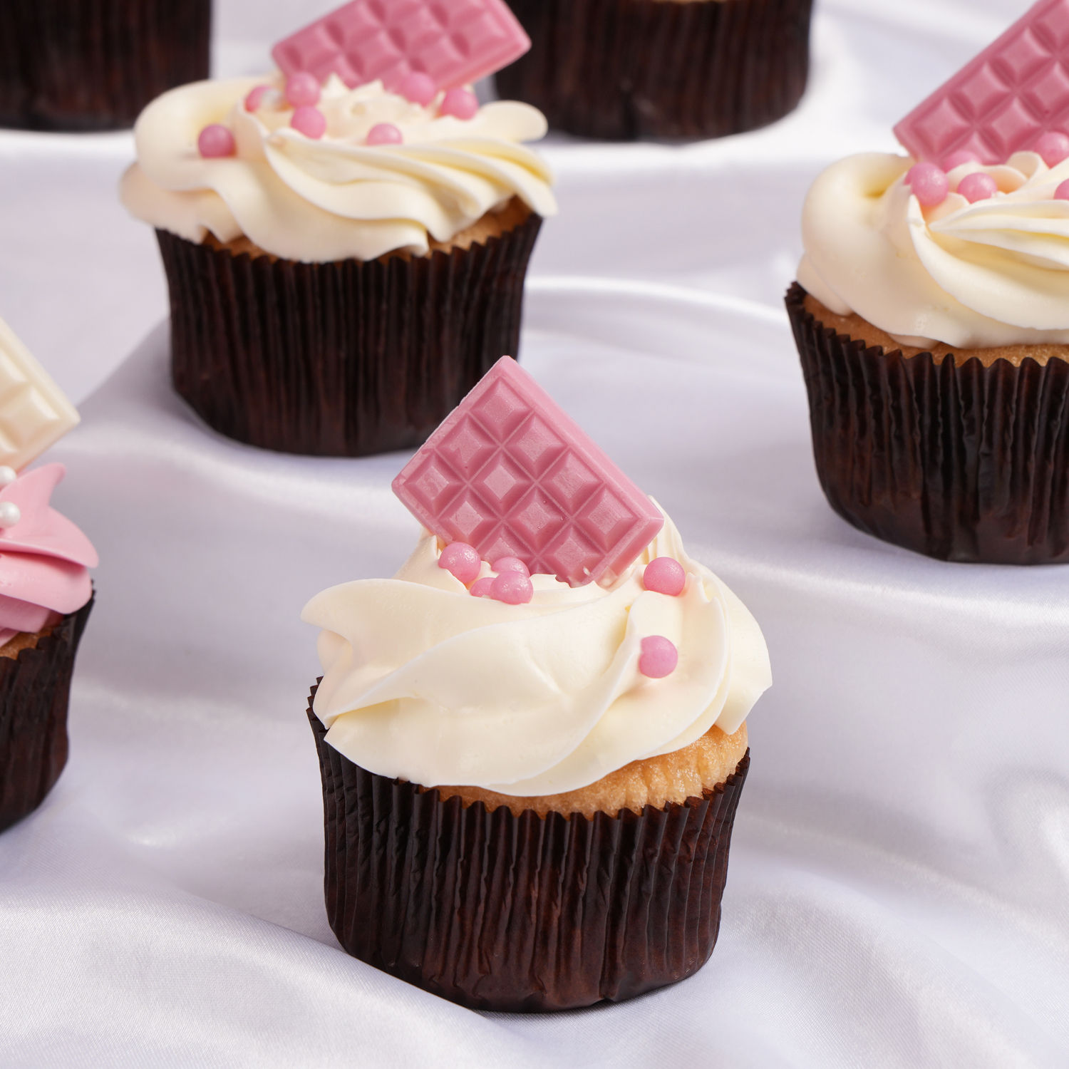 Order Pink Bliss Vanilla Bites Cupcake Online | Same-Day Delivery UAE ...