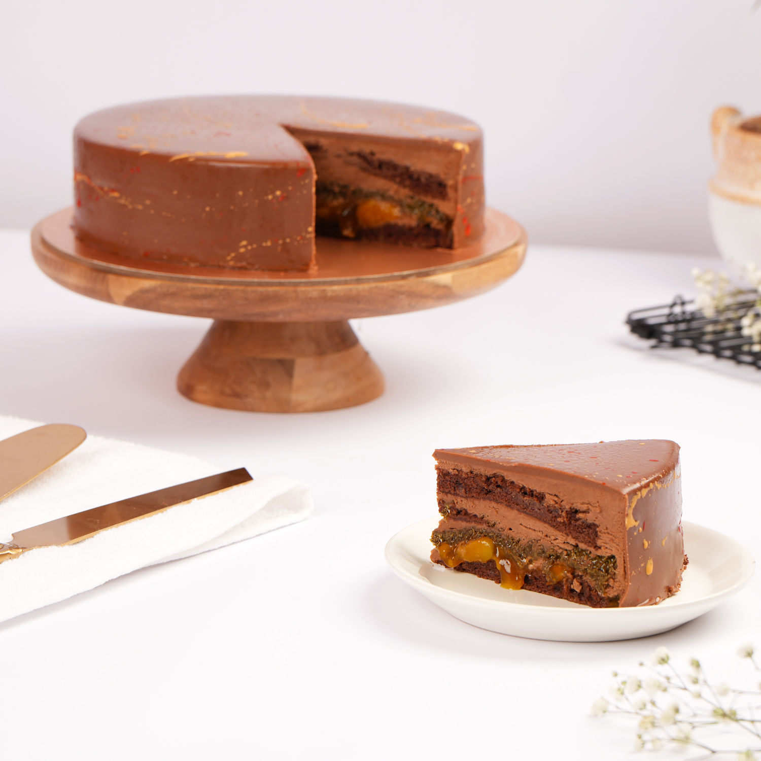 Order Dubai Chocolate Raspberry Cake Half Kg Online | Same-Day Delivery ...